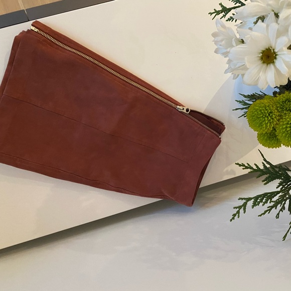 Wilfred Free Aritzia Faux Suede mini skirt size 4 Oxblood - Picture 4 of 4